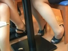OLの美脚ストッキングをつま先から接写！臭いが伝わって・・・